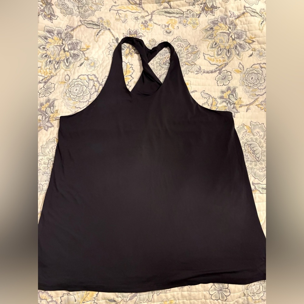 ALO Yoga Black And White Tank Top with Crossed Back Size Large.